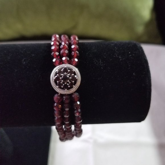 Garnets and Sterling Silver Bracelet - Picture 1 of 2